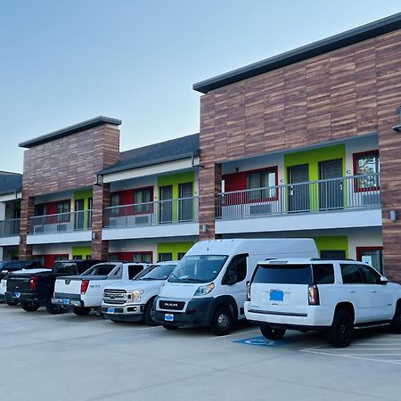 Americas Best Value Inn & Suites Kingwood Iah Airport Хамбл Экстерьер фото